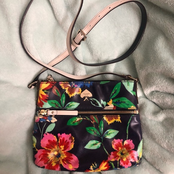 kate spade Handbags - Kate Spade ♠️ Floral Purse